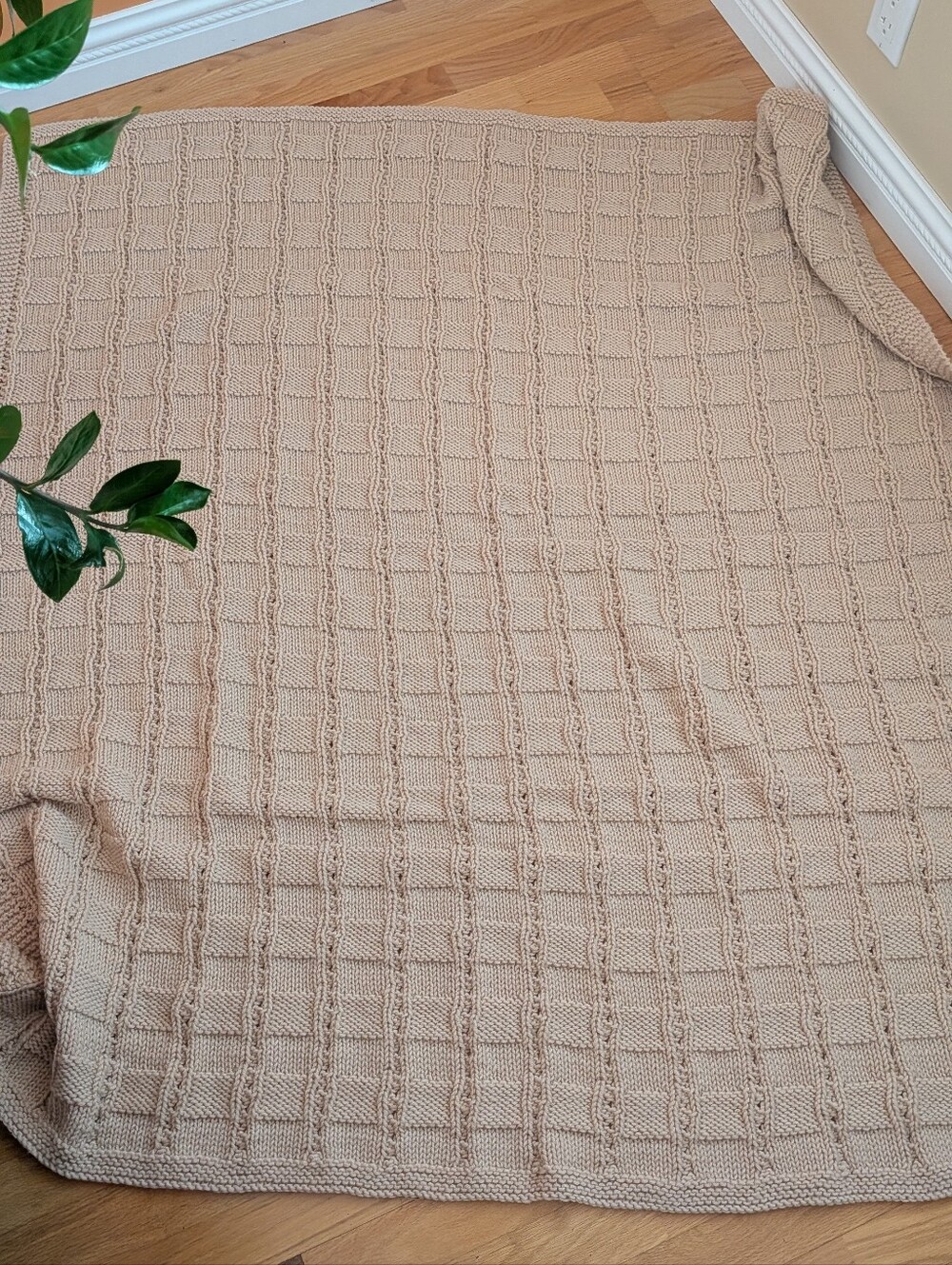 NEW Classic Woven Throw Blanket in Beige - Cozy Home Bedding Acrylic